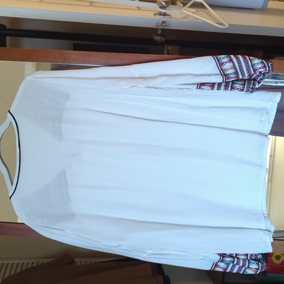Bohemian White Blouse with Embroidered Details - Picture 2 of 10
